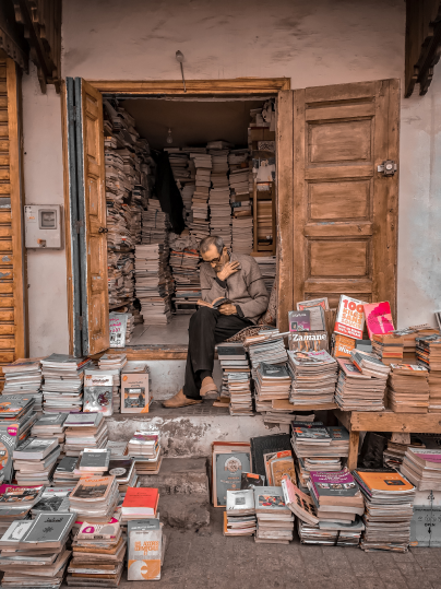 Illustration de lecteurs et de livres